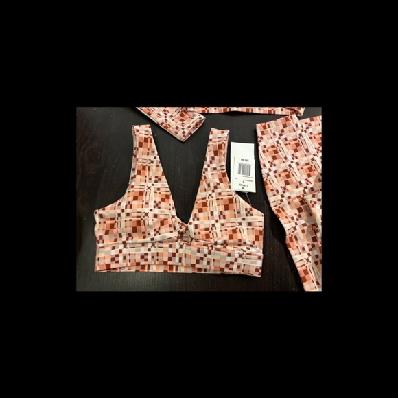 L*Space 3pc Set Aim High Top/Do The Twist Bra/Hot To Trot Legging Block Party S - Picture 4 of 16